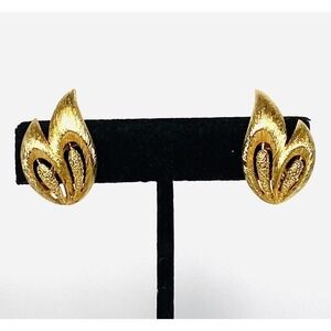 MONET Clips Clip Ons Earrings Gold Tone Textured Double Leaf Vintage Signed